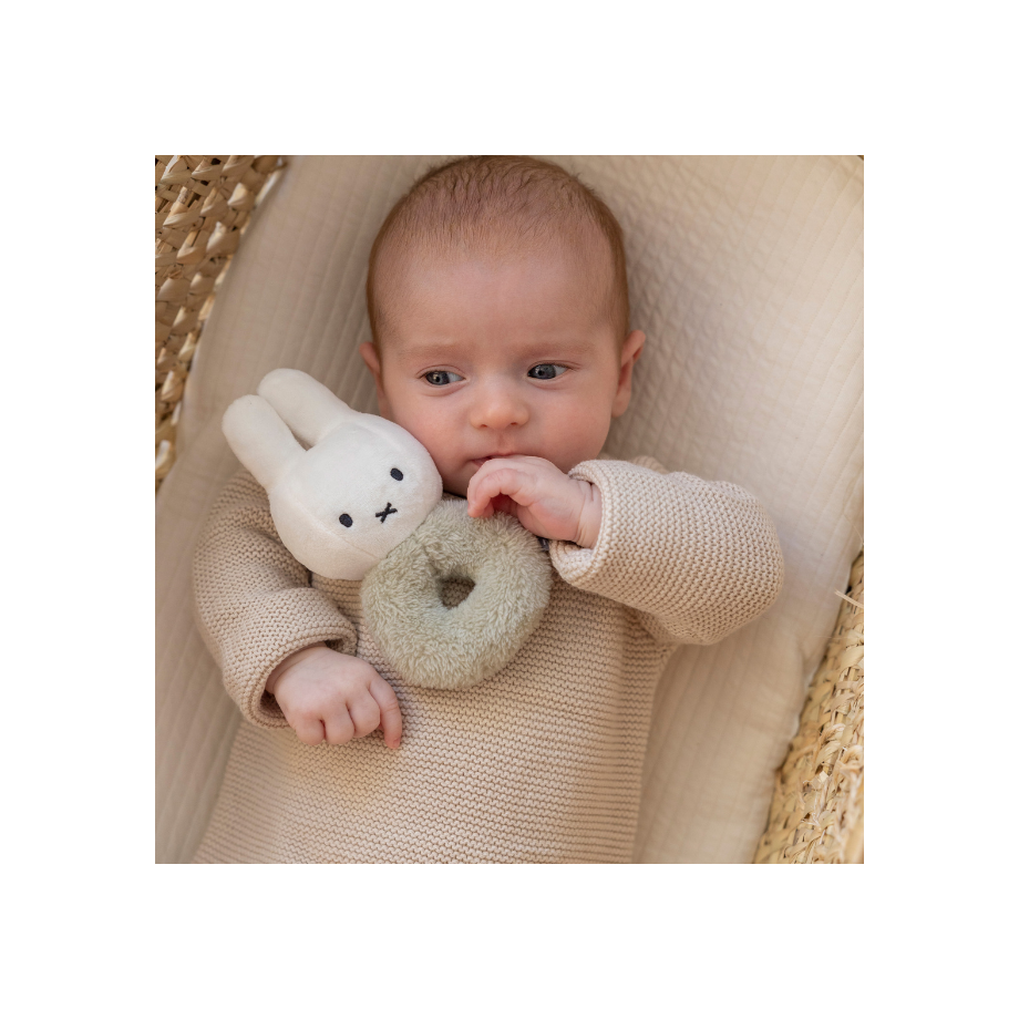 Hochet Anneau Miffy avec grelot - Fluffy vert. Eveil des sens.