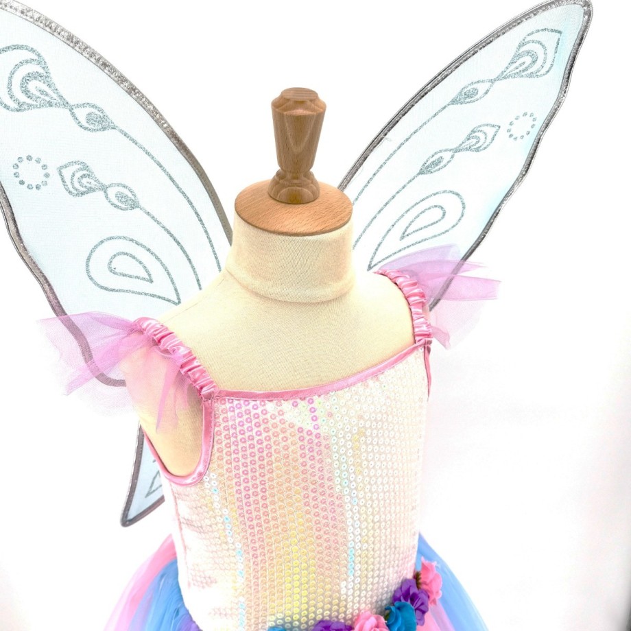Costume fée fille avec robe en velours et sequins, jupons satin et tulle, ailes papillon dorées