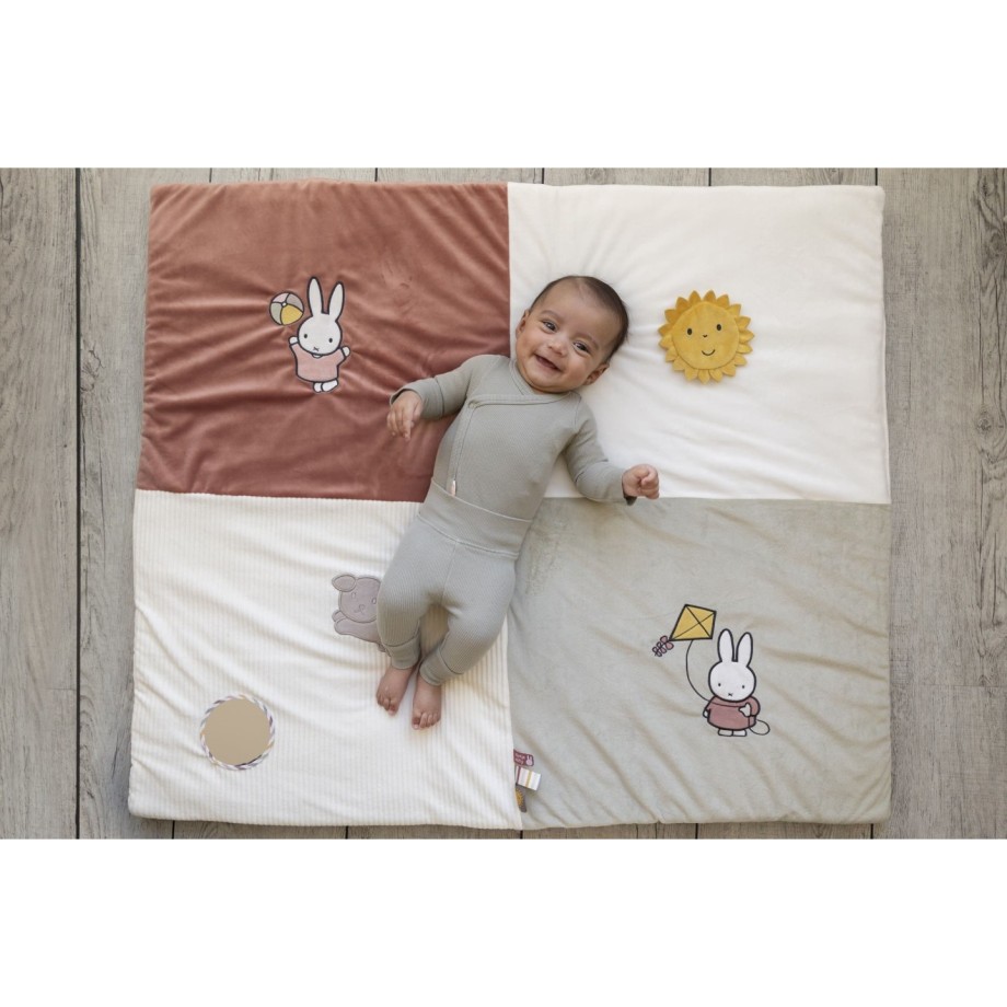 Grand tapis de jeu bébé Miffy Fluffy rose, lapins et activités d'éveil. 100cm.
