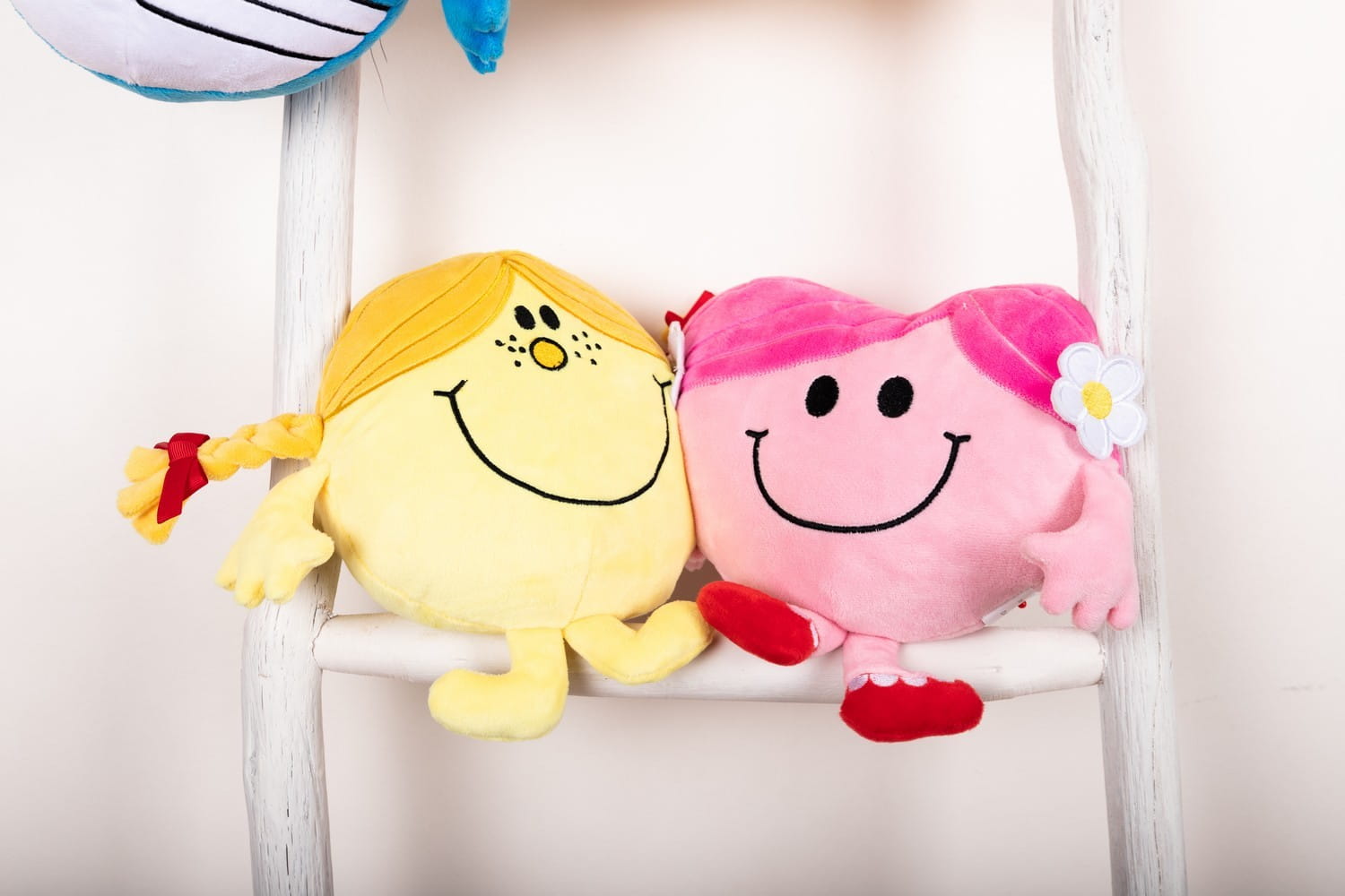 Les Monsieur Madame : des personnages attachants devenus des peluches incontournables